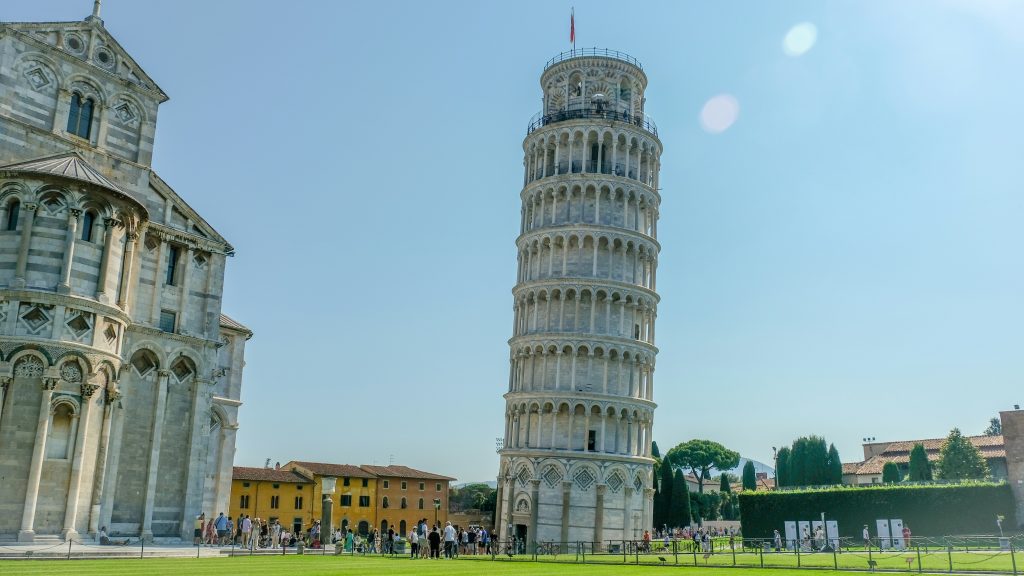 the leaning tower of pisa